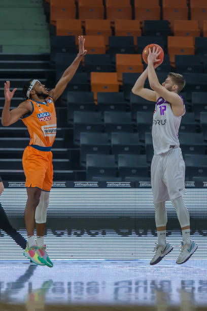 奥纳纳坚决 奥纳纳坚决