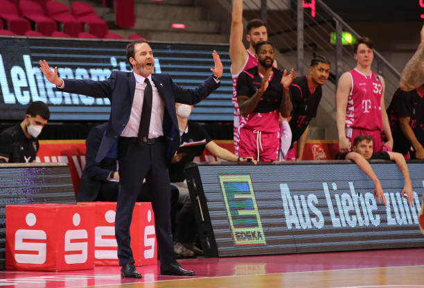 而日本的校 而日本的校