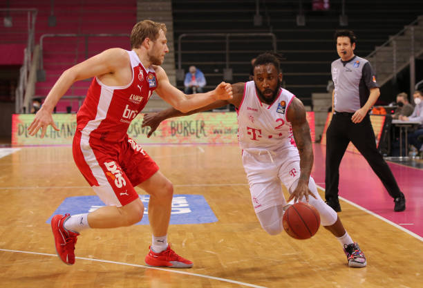 局的关键举 局的关键举