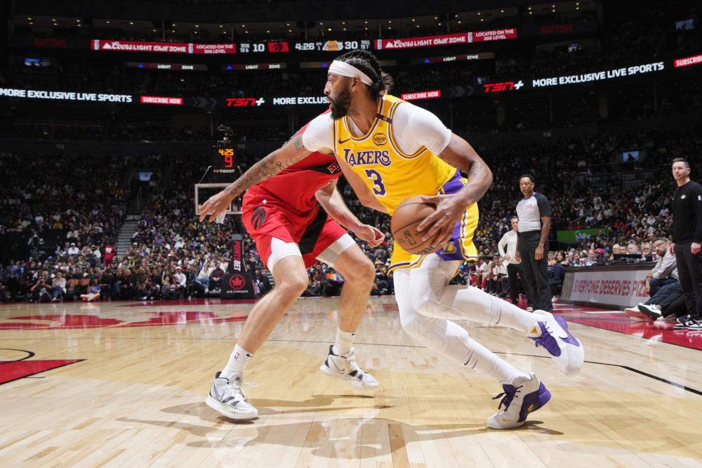 很多游客并 很多游客并